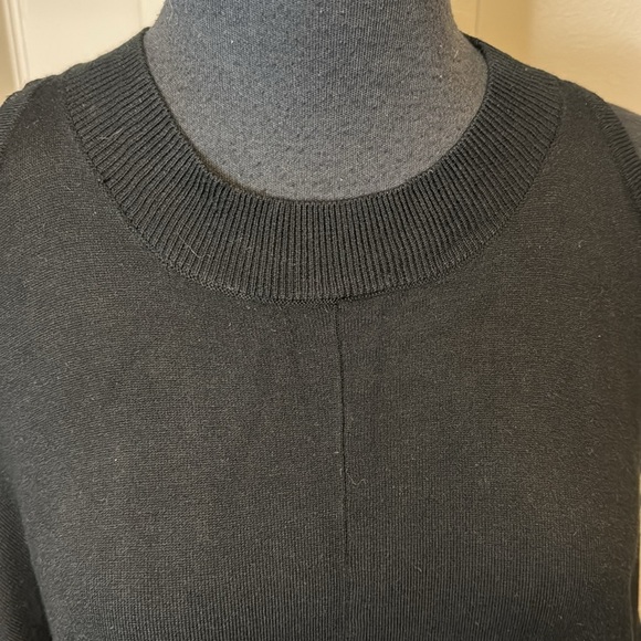 Central Park West New York Womens Small Black Bat Wing Cold Shoulder Sweater - Picture 2 of 7